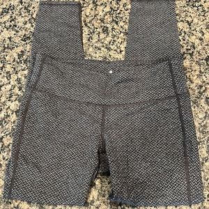 Athleta Chaturanga Capri Crop Leggings, size S